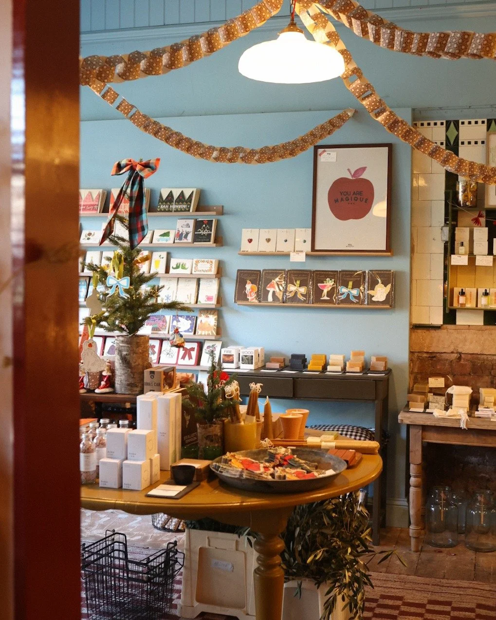 Christmas hours &amp; late night shopping at hedge 🎄

Tuesday ~ Saturday 10 - 4
Sunday 14th ~ 11 - 3
Sunday 21st ~ 11 - 3
Monday 22nd ~ 10 - 4
Tuesday 23rd ~ 10 - 4
Christmas Eve ~ 9 - 1ish

Late night shopping 🌙
Wednesday 10th &amp; 17th we'll sta