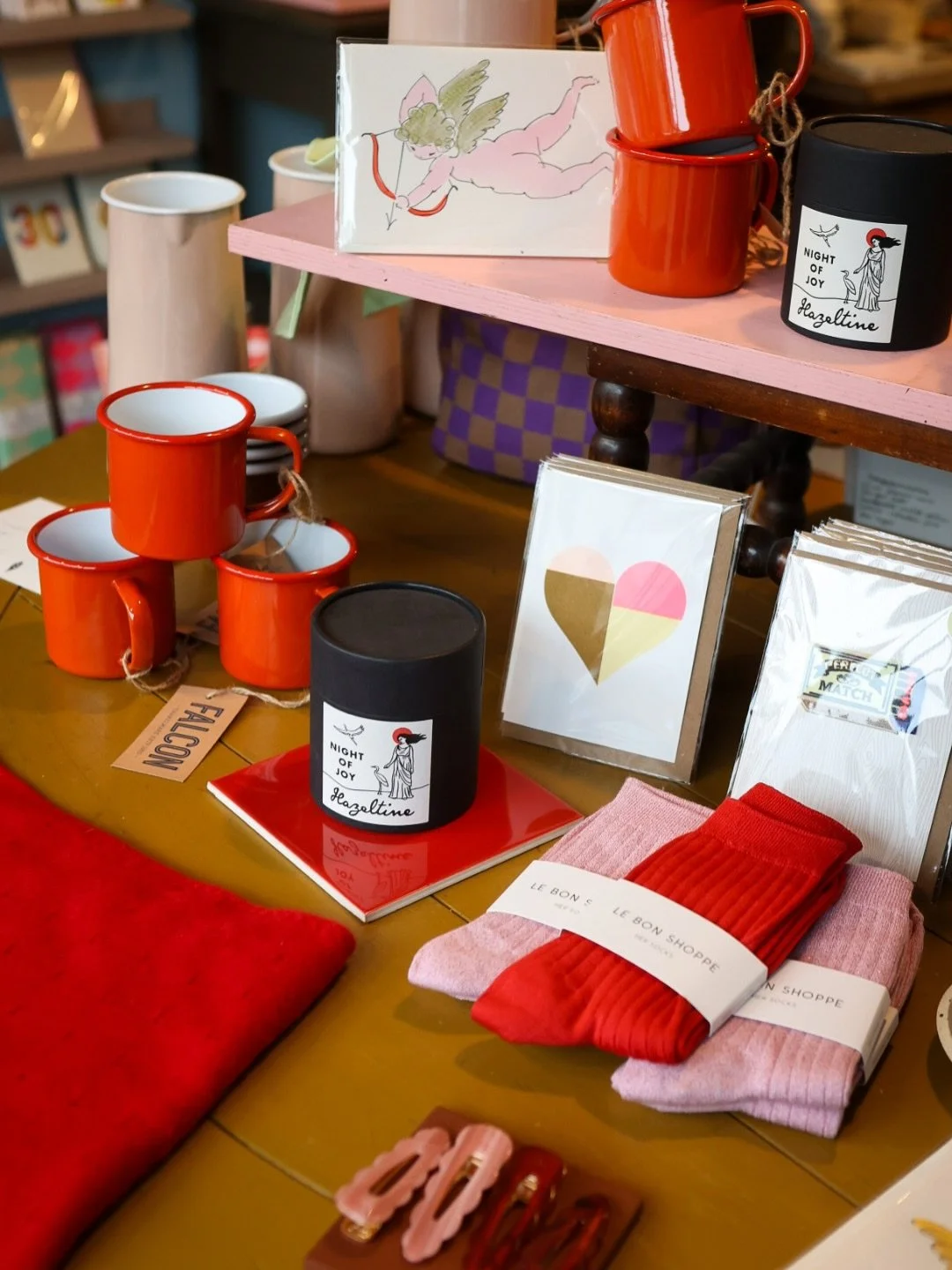 This week at hedge &hellip;
New season brings lovely new things as spring is getting closer 🤞&hellip; valentines is next week so we&rsquo;ve got you covered for cards and gifts (fyi deadline for bouquet orders is this Sunday💘) ~ stunning new jewell