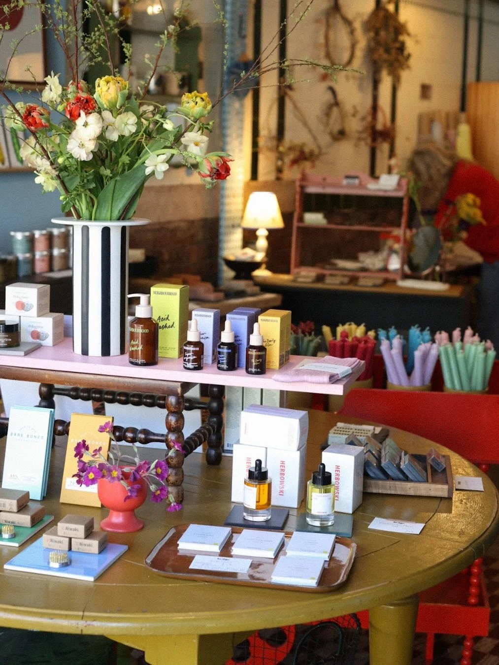 Everything feels better when the sun shines and it&rsquo;s absolutely gorgeous here in stirchley today (we&rsquo;ve already seen a bloke with his top off!) Come and see us this week - the shop is looking so lovely 😎

#vivastirchley