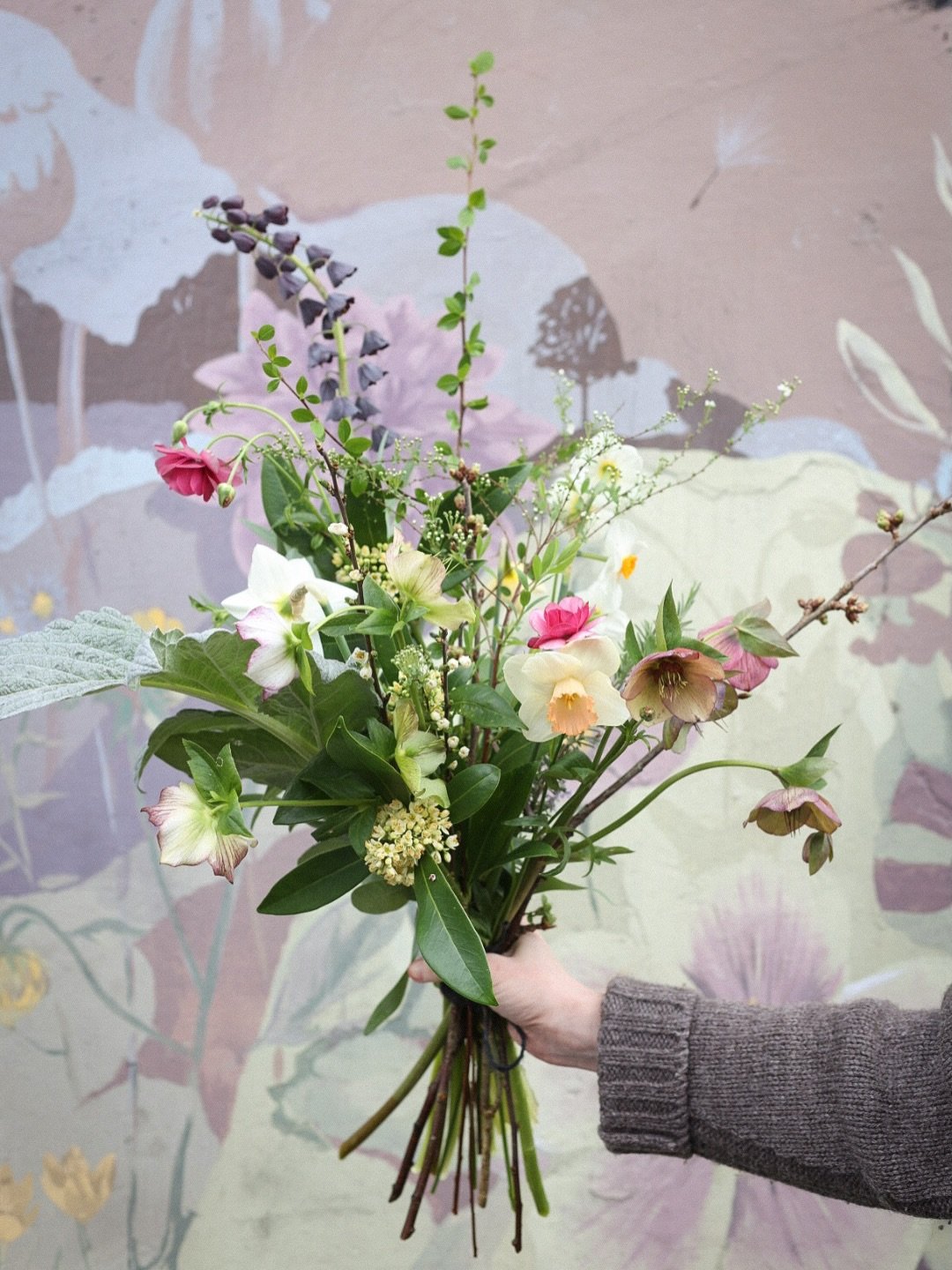 Spring bouquets 💐
This week&rsquo;s bunches are filled with flowers grown from the beautiful flower garden of @bespokeflowersbyhanna in Worcestershire. 

Available for in store collection or Friday delivery - limited numbers so be quick! 🌸