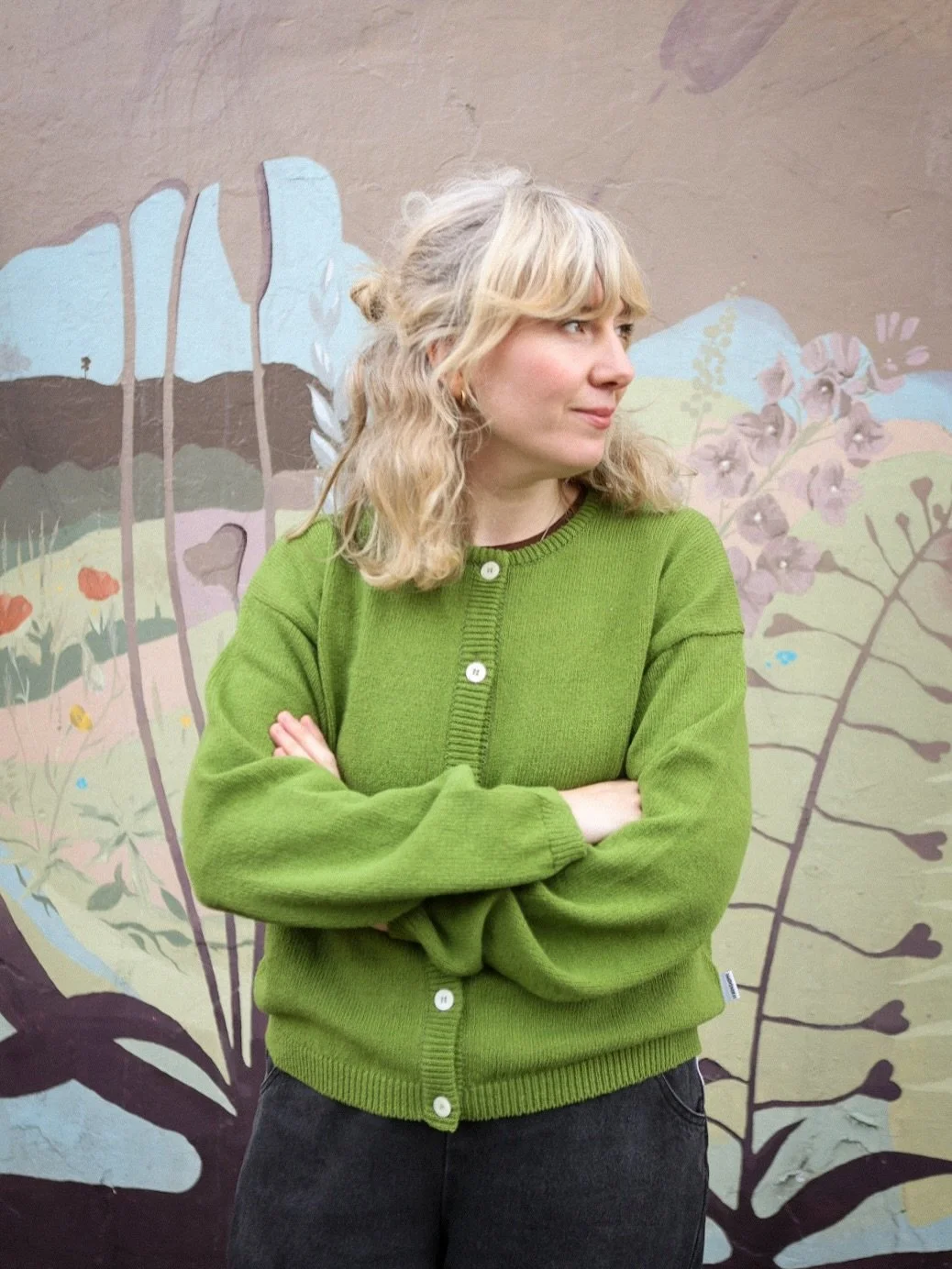 New 💚💚💚 we&rsquo;ve had a le bon shoppe drop! And if ever there was a cardigan that said &ldquo;hedge&rdquo; more&hellip; it&rsquo;s the Leila cardigan. A classic button up with a relaxed silhouette and drop shoulder. Made with 100% cotton, it&rsq