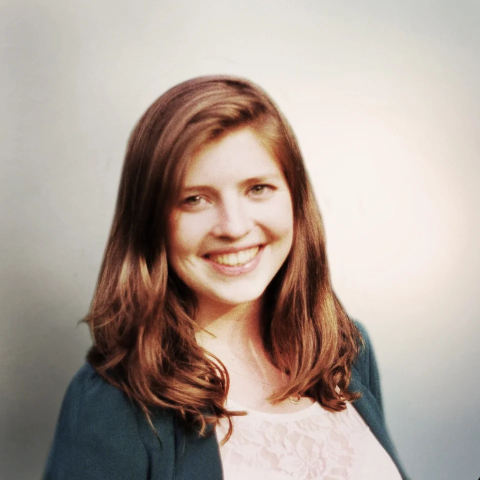 Olivia Bell headshot .jpg