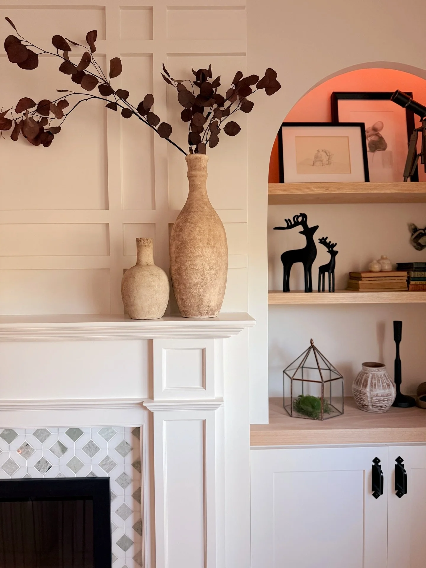 The living room makeover.. it&rsquo;s all in the details.

#homemakeover #remodel #cozy