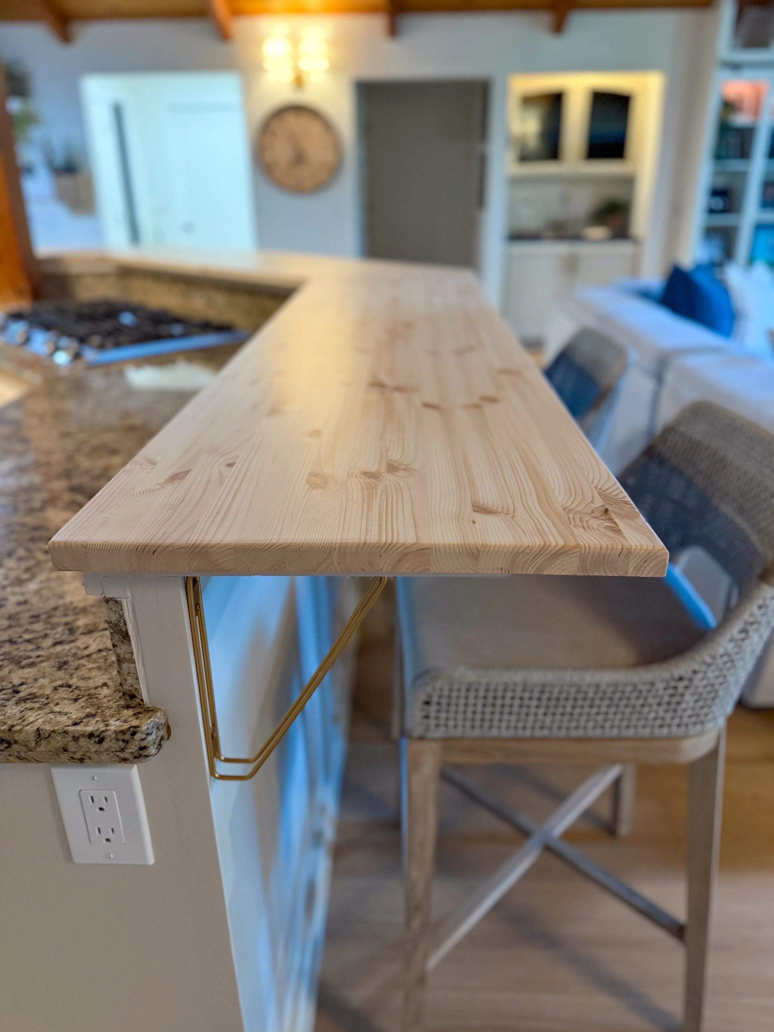 open concept home renovation, kitchen remodel, living room remodel, whole home renovation, light and airy interiors, vaulted wood ceilings, home refresh, custom built-ins, painted kitchen cabinets, interior renovation, pendant lighting