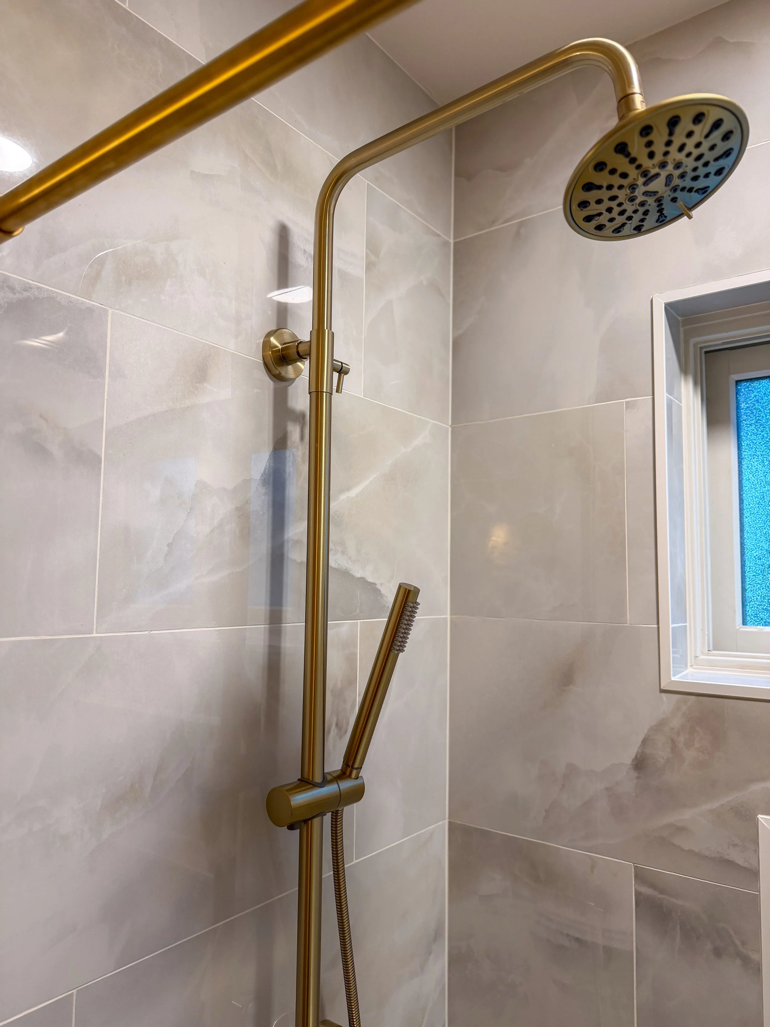 modern farmhouse bathroom, guest bathroom remodel, small bathroom remodel, bathroom renovation ideas, walk-in shower design, bathroom storage solutions, shiplap bathroom, modern farmhouse design, custom vanity, luxury guest bathroom, shower niche