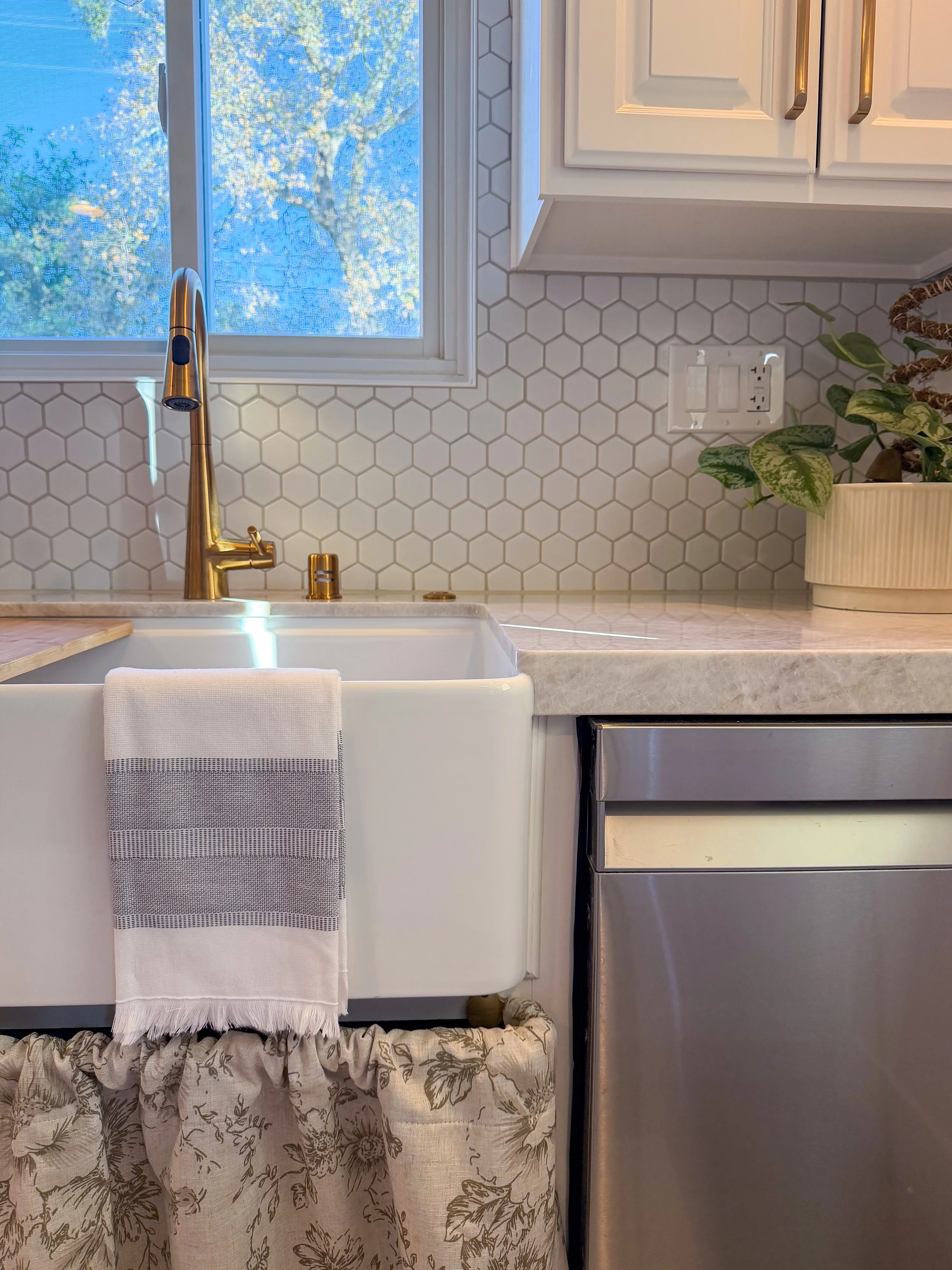 Kitchen+Apron+Sink.jpg