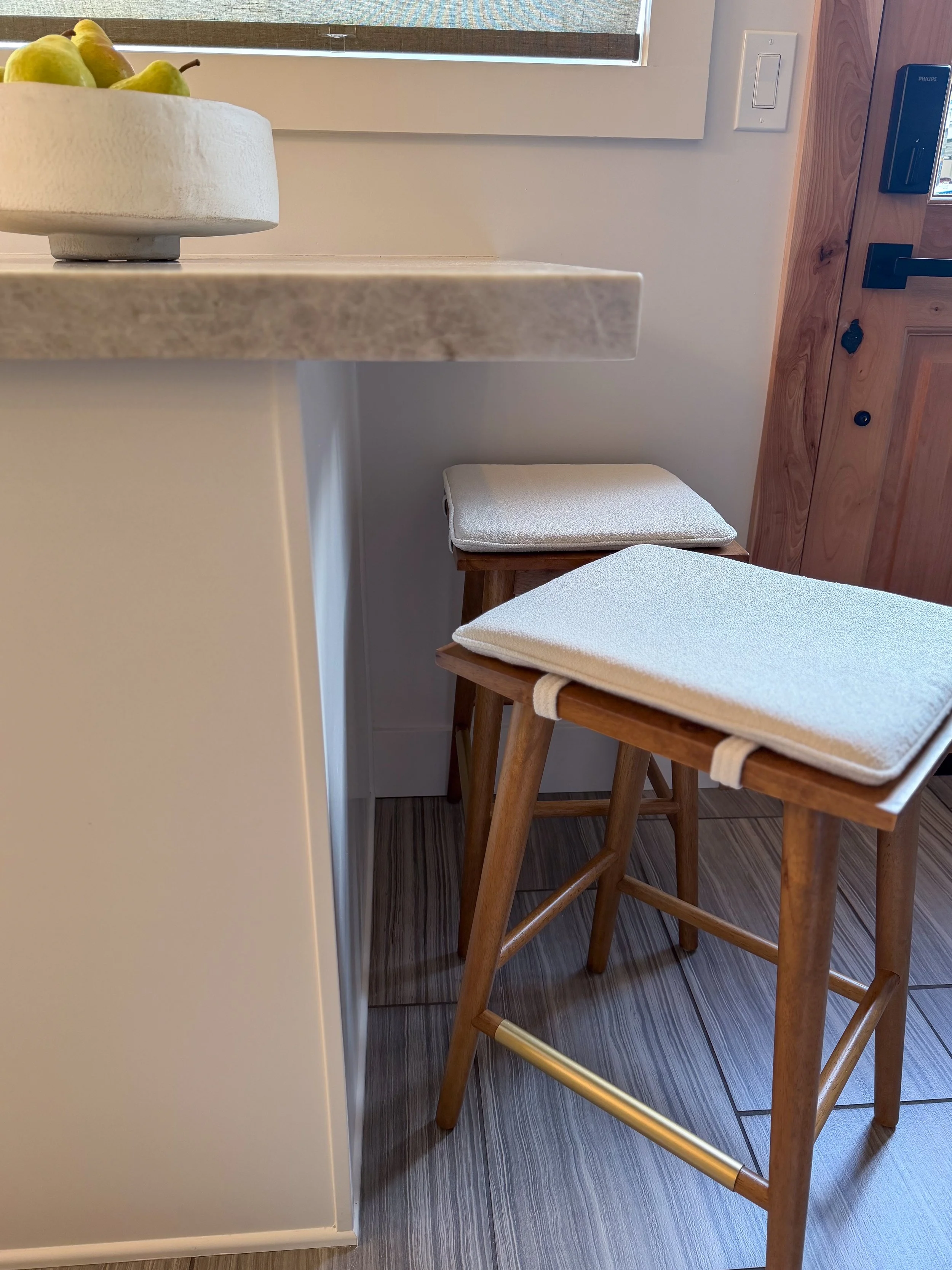 Kitchen remodel, kitchen renovation, kitchen design, kitchen refresh, modern farmhouse kitchen, farmhouse kitchen, two tone kitchen cabinets, painted kitchen cabinets, kitchen cabinet ideas, kitchen island ideas, Taj Mahal quartzite countertops