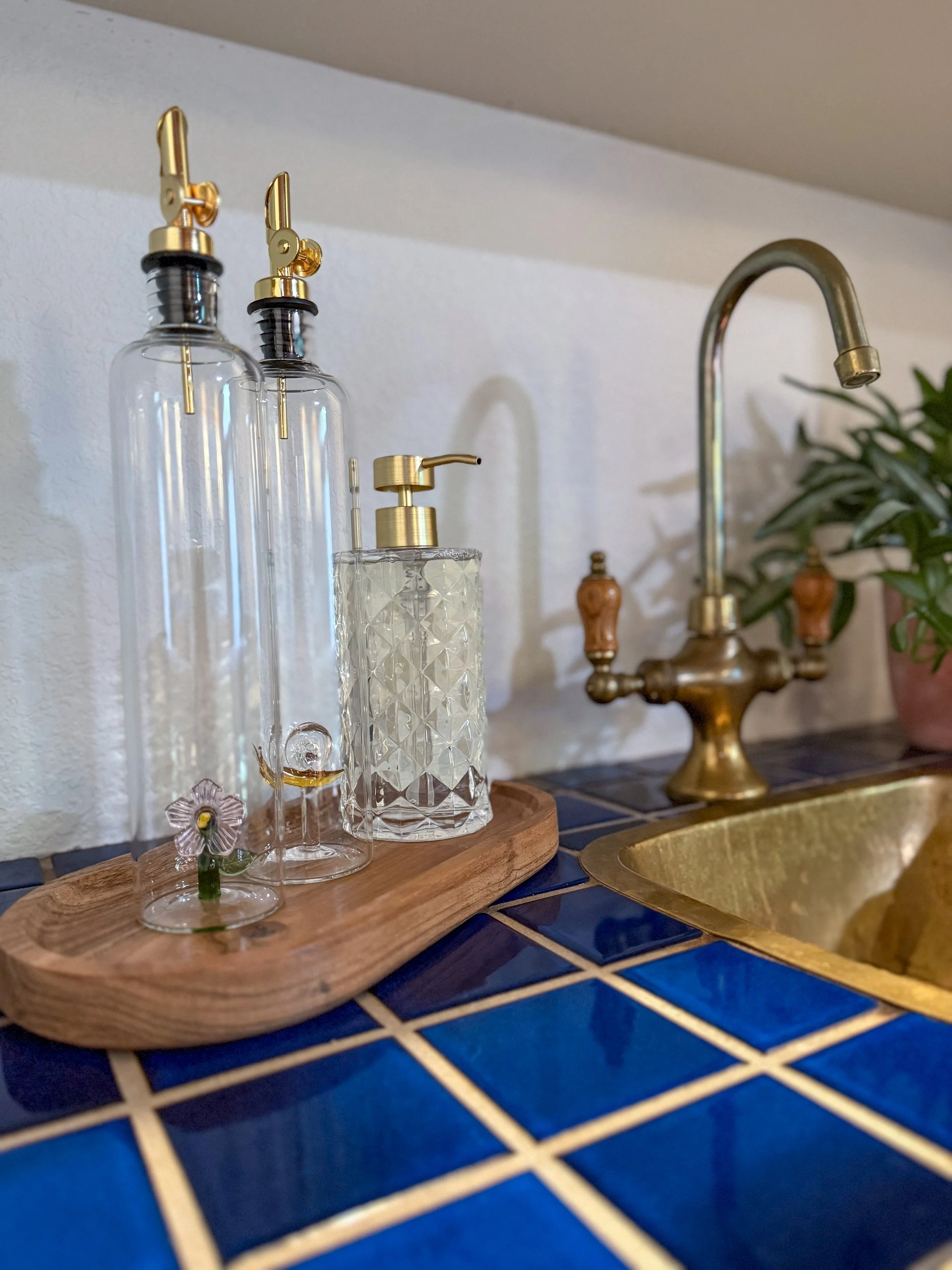 open concept home renovation, kitchen remodel, living room remodel, whole home renovation, light and airy interiors, vaulted wood ceilings, home refresh, custom built-ins, painted kitchen cabinets, interior renovation, pendant lighting