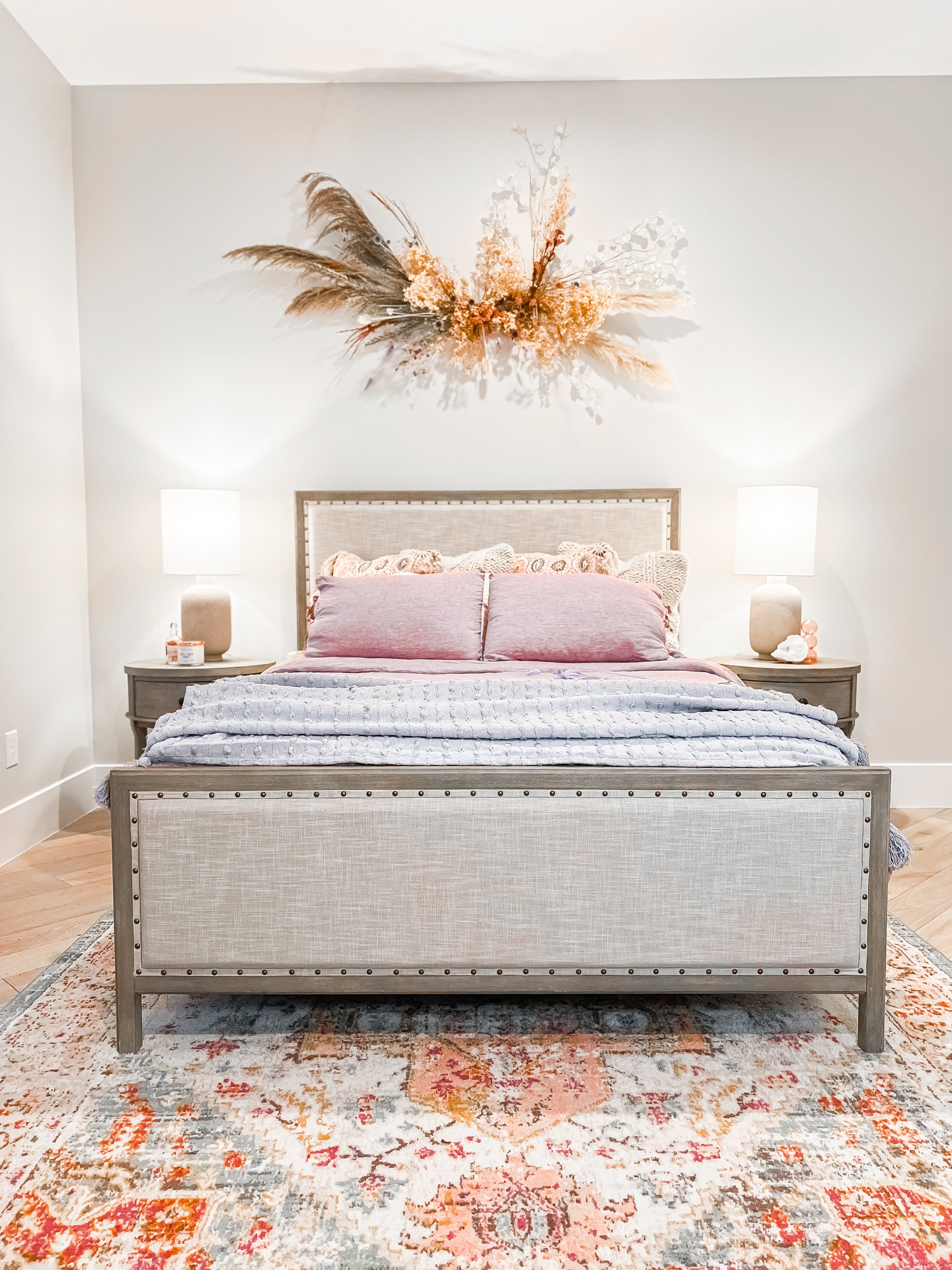 bedroom, guest bedroom, guest, modern, design, decor, accent wall, floral, installation, floral installation, dried flowers, office