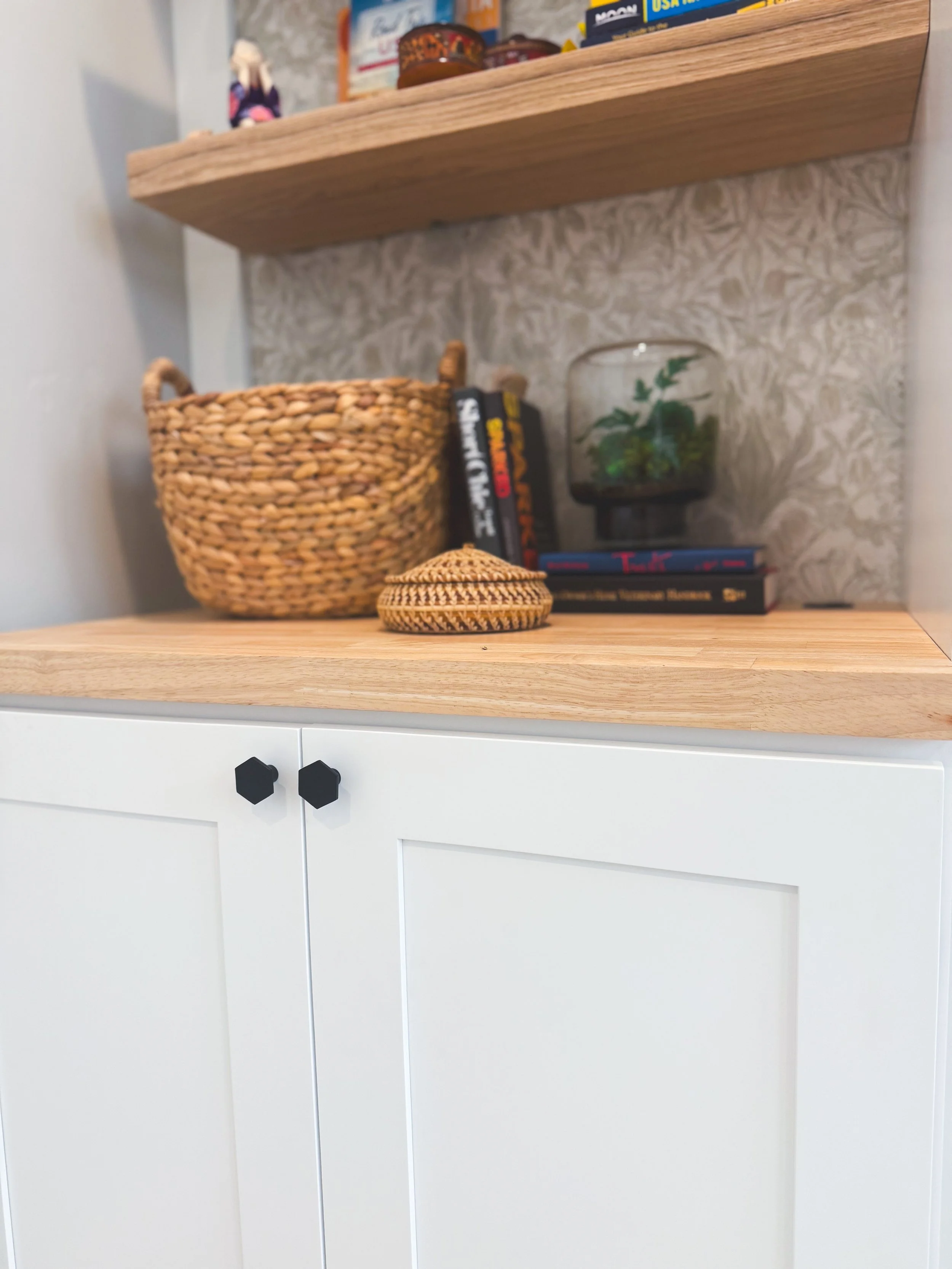 office remodel, light and airy, murphy bed, multifunction room, floating shelves, wallpaper, office decor, office, workspace, neutral office, office storage, multipurpose room, workout room, office refresh,