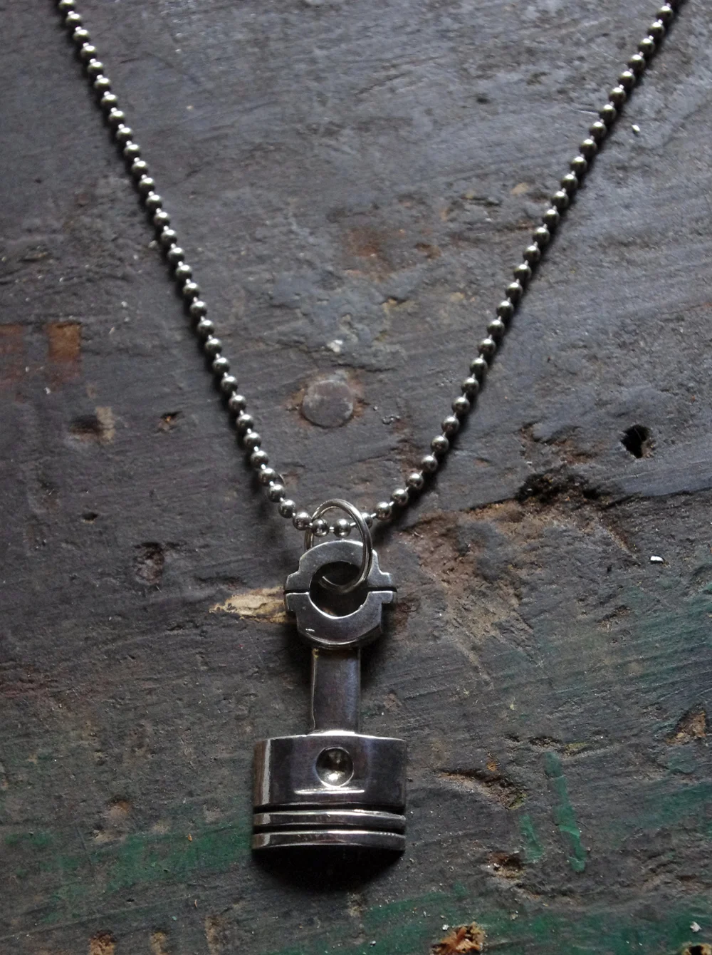 Piston Necklace L.jpg