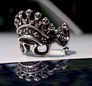 Crown Ring Size 7DETAIL .jpg