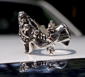 Crown Ring Size 7DETAILSIDE.jpg