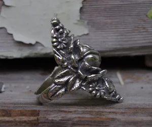 HAE RINGRIGHT.jpg