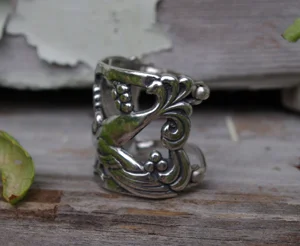 Hummingbird RingLEFT.jpg
