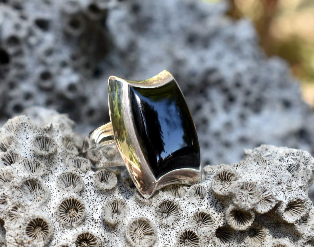 Onyx Ring Q.jpg