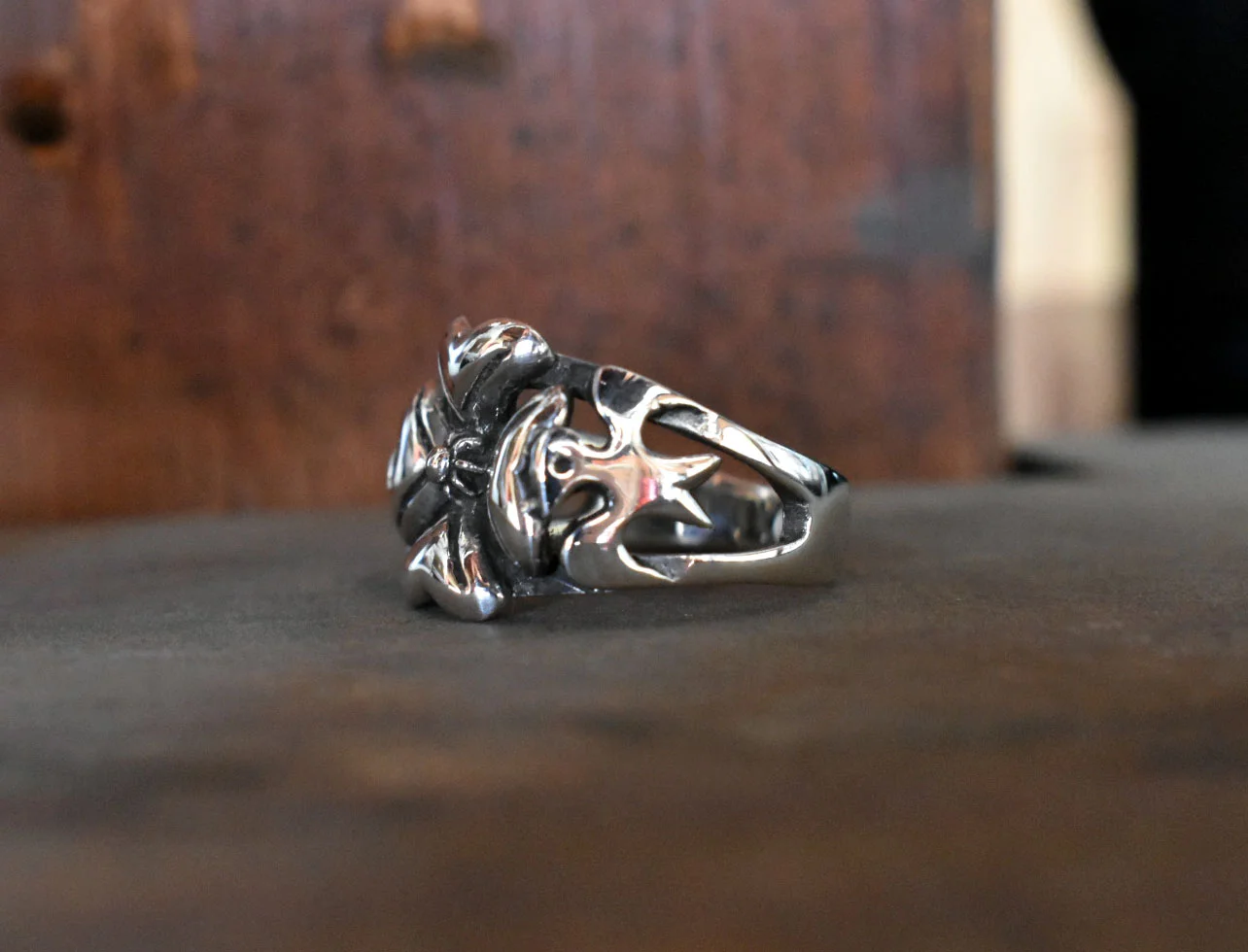 Petals Ring Q.jpg