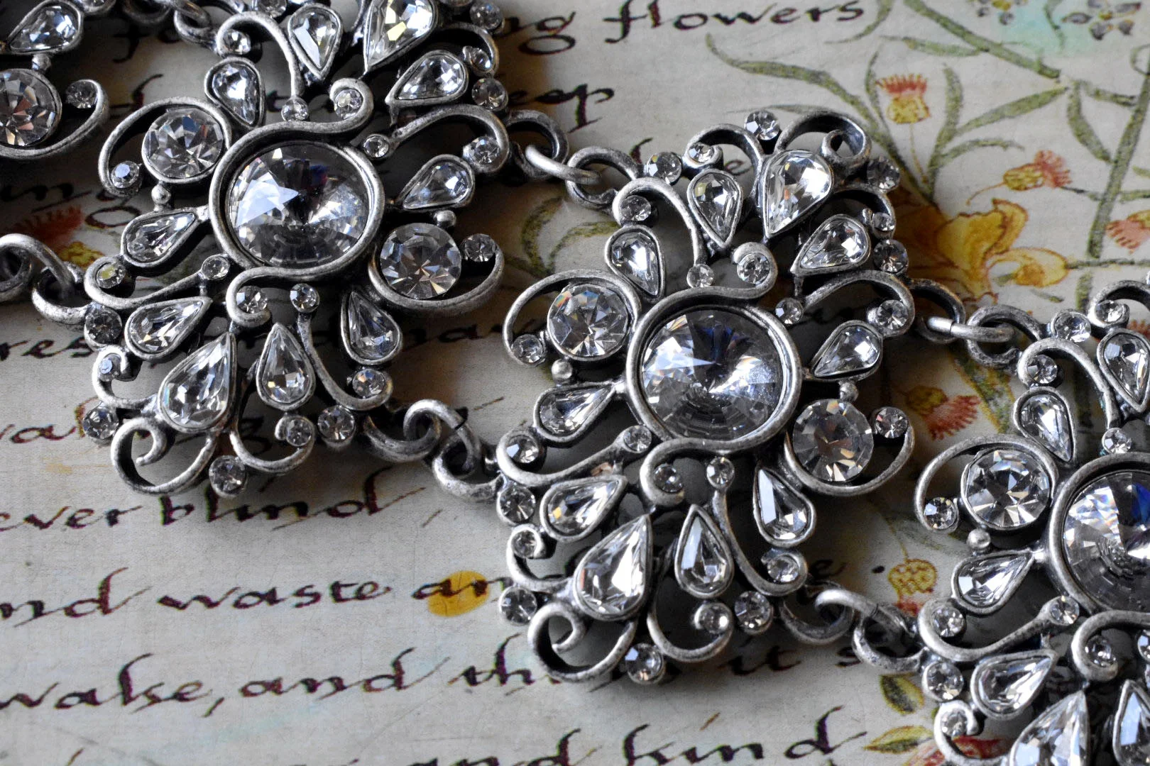 SR Clear bracelet zoom.jpg