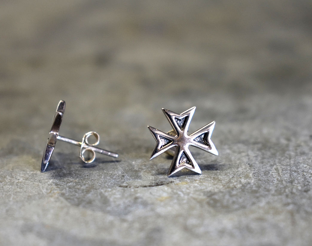 WT Cross Ear 2 S.jpg