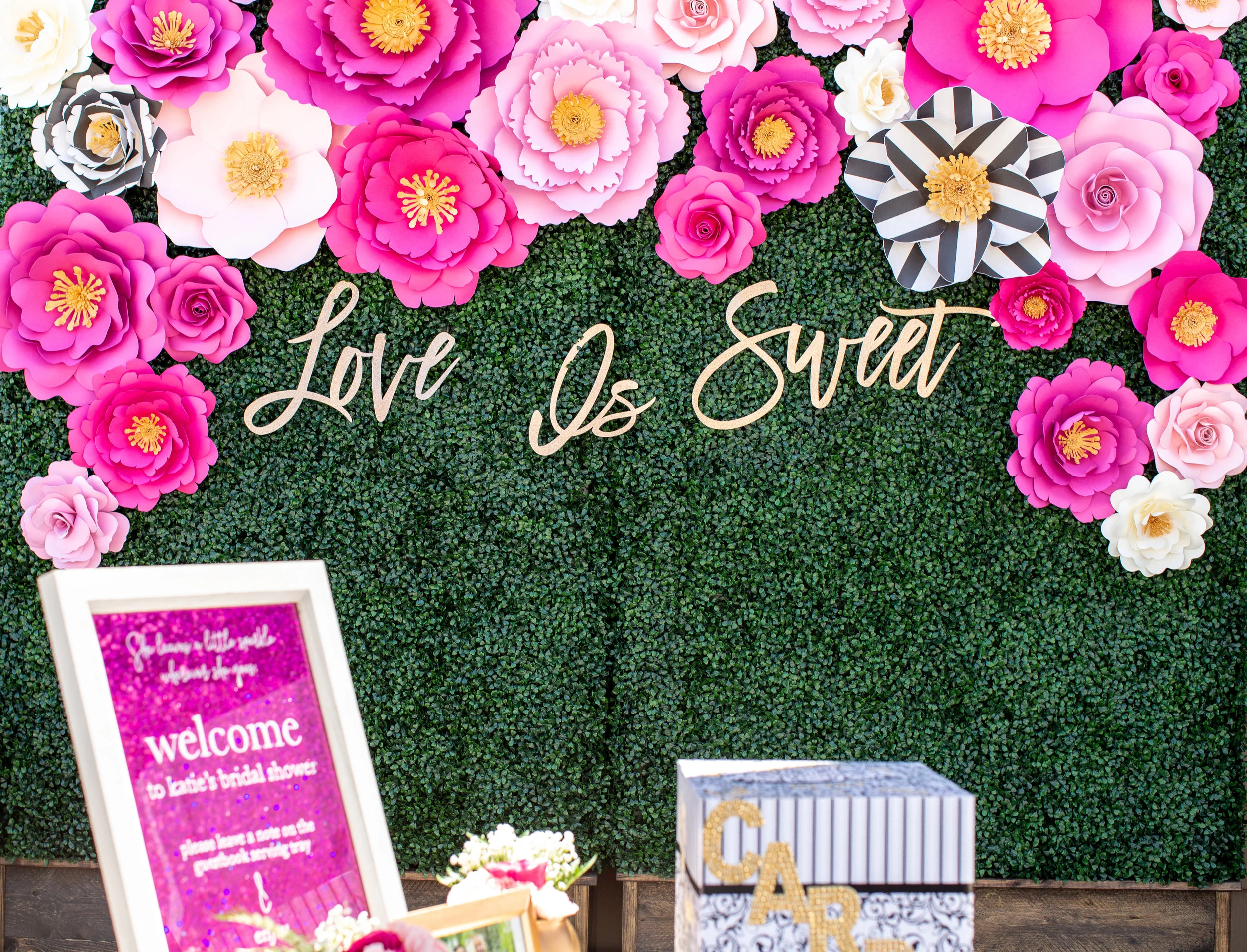Hedge Wall Love is Sweet with Sign 2.jpg