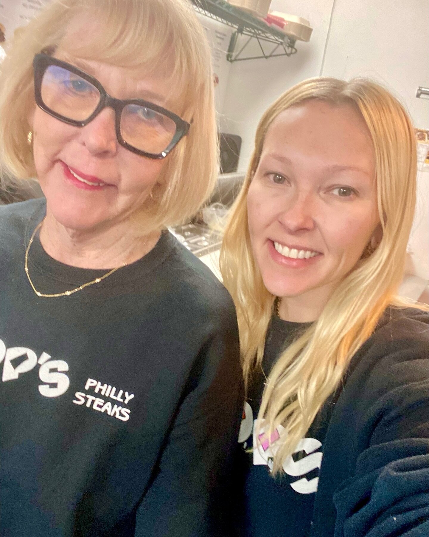 Wishing all the small, family-owned businesses happy #nationalmomandpopbusinessownersday! Thank you for supporting us for the past 23 years Las Vegas!! 
❤️ POP&rsquo;S owners, Barbara &amp; Christina