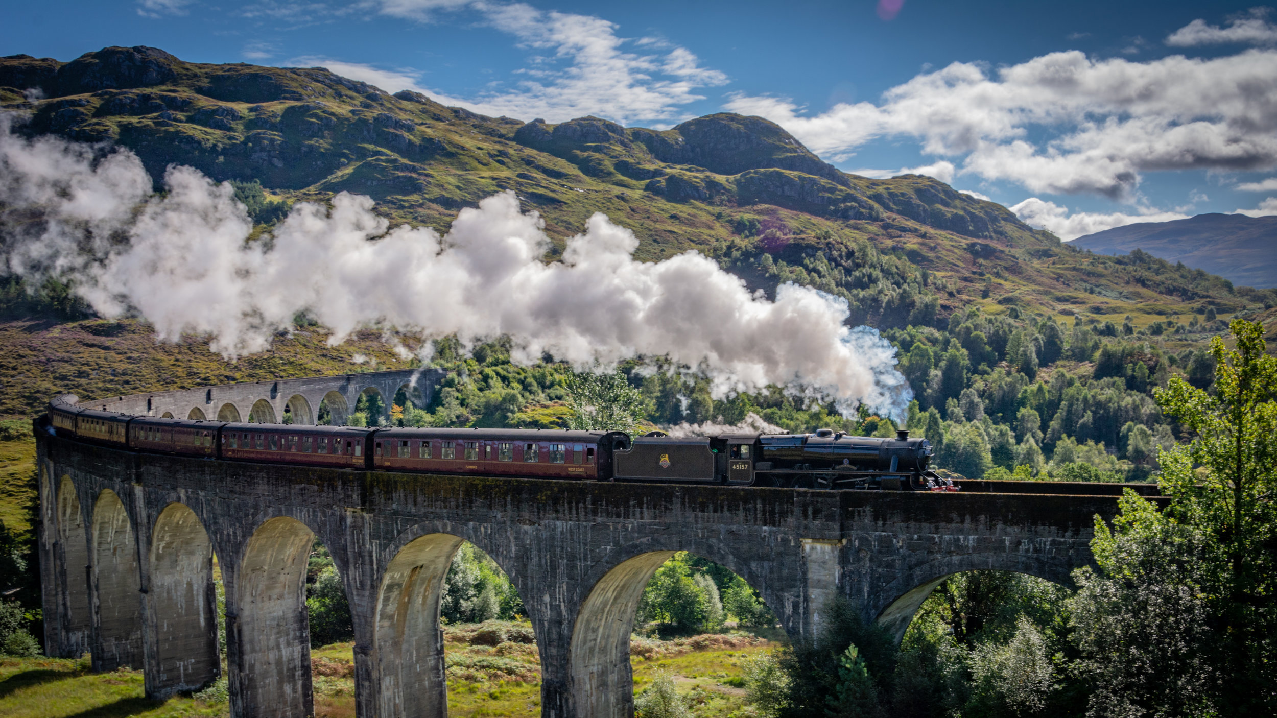 Our visit to Scotland included dropping in to give Harry Potter a wave, can't see him on the train but I'm sure he's there ;)