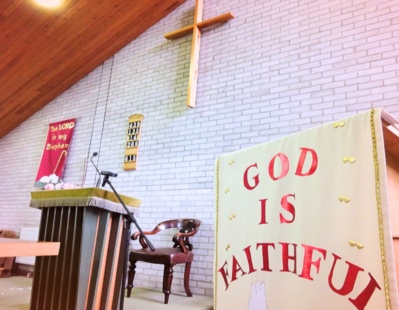 WORSHIP Under the guidance of the Spirit of God we seek to follow, display and point to the love and saving grace of Jesus Christ, the Son of God. Our regular services and fellowship times 11am & 6:30pm each Sunday. See our full list of services here
