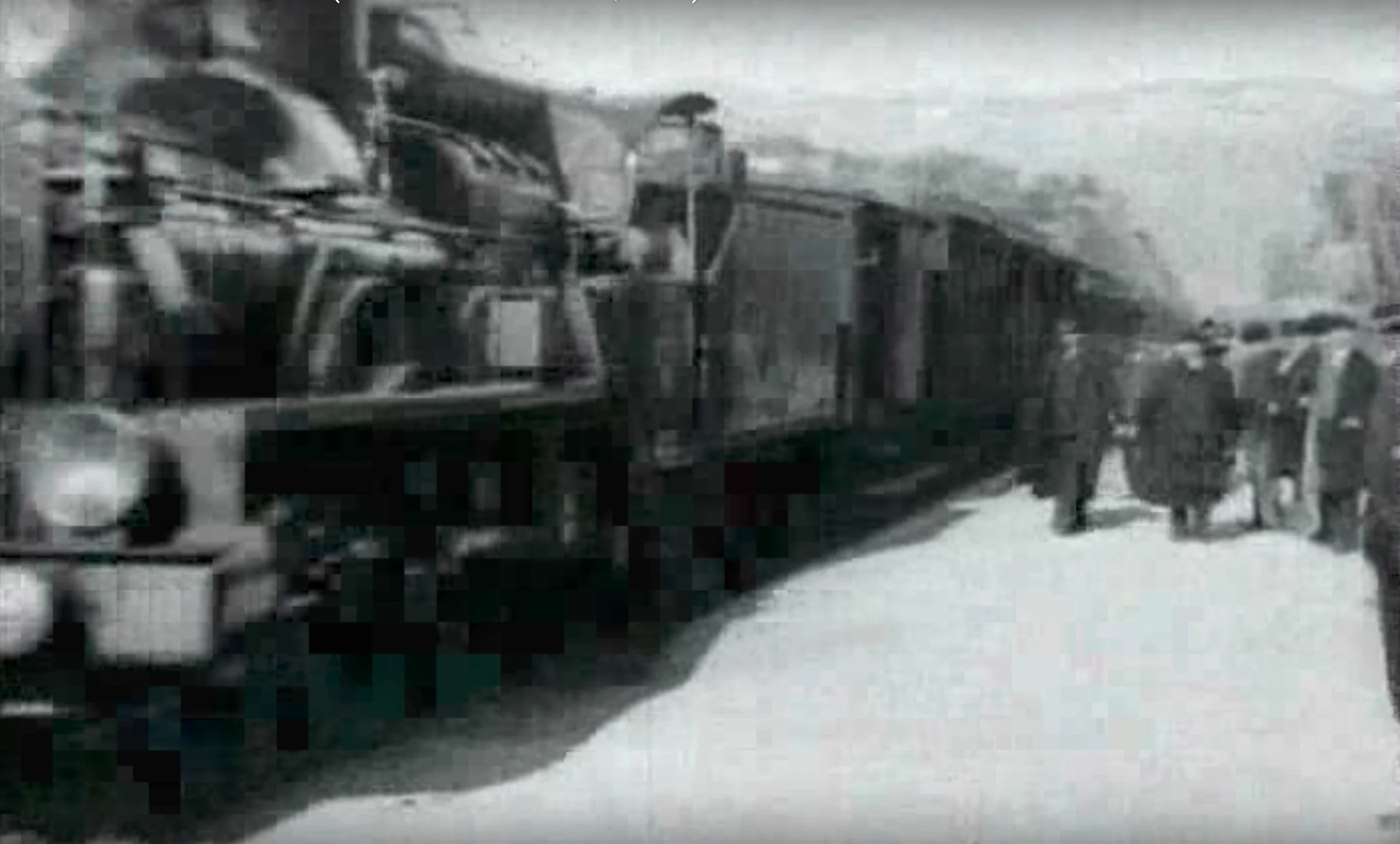   Figure 7 : Auguste and Louis Lumière,  L’arrivée d’un train en gare de La Ciotat , 1895. 