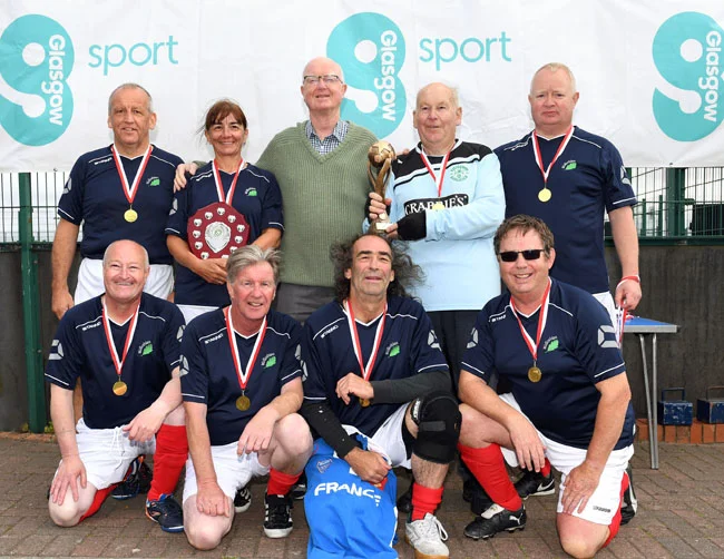 Archie Macpherson presenting the Trophy to Midlothian last year