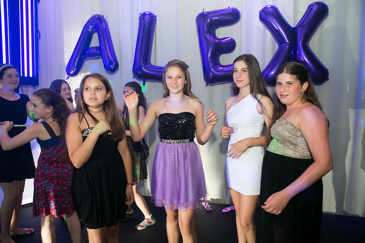 086_alex_party_288.JPG