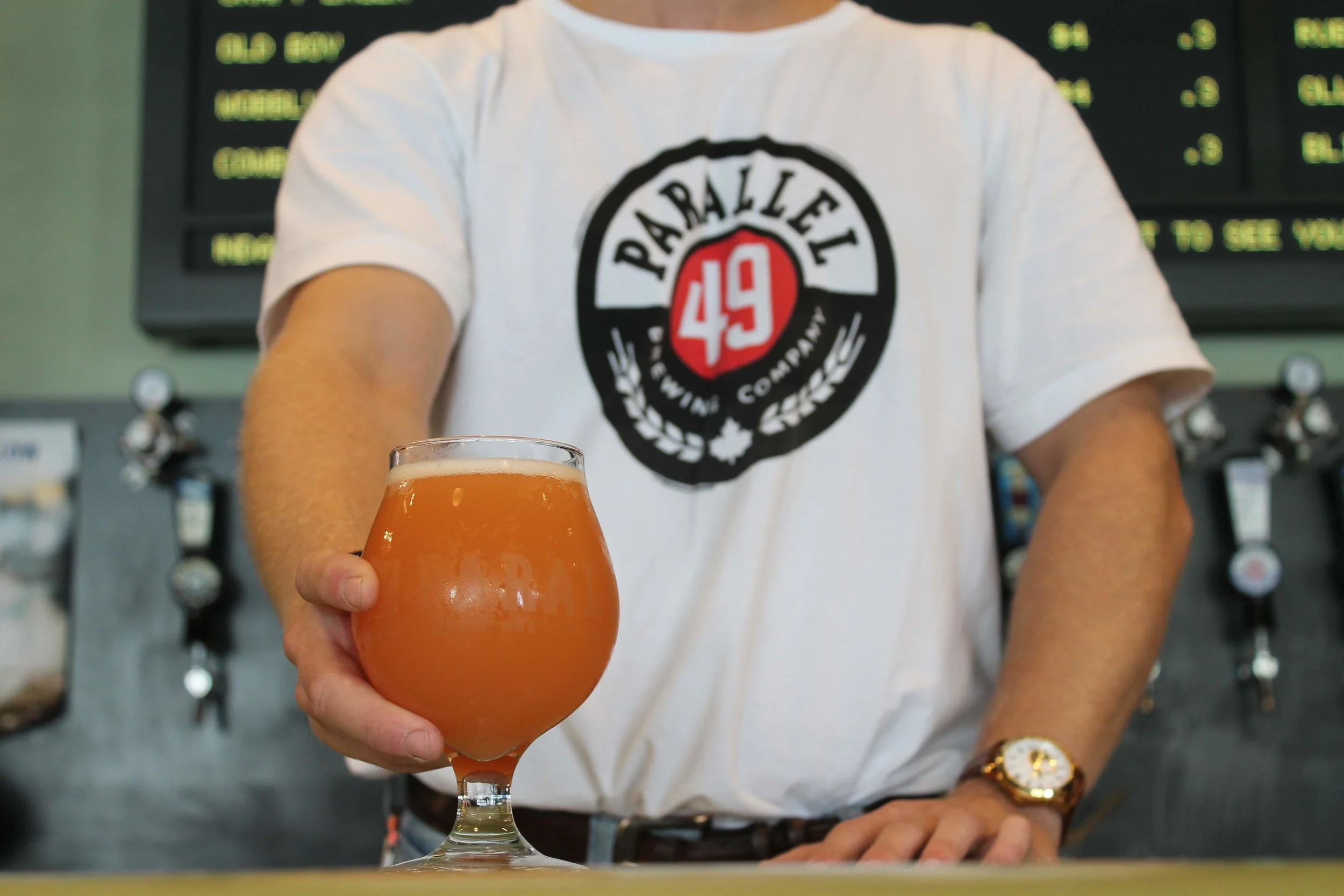 White w:round logo.jpg