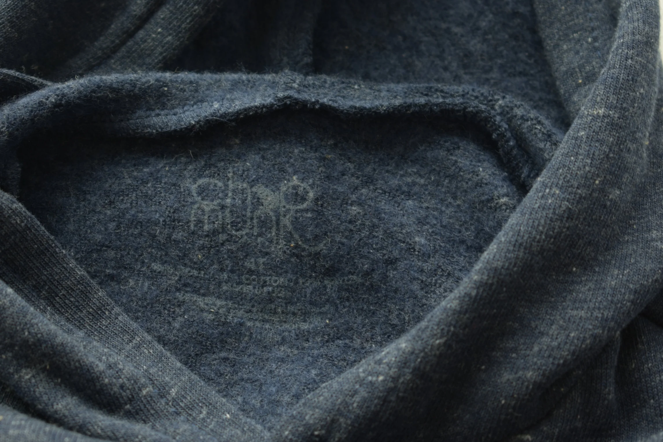 little piggy hoodie tagless detail