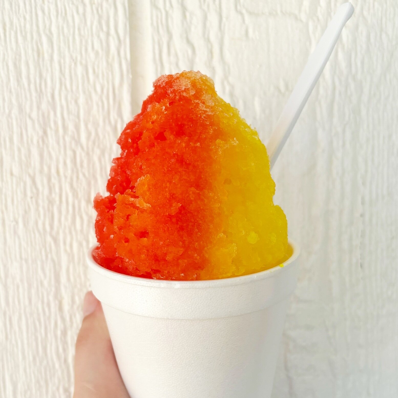 TIGER BLOOD + BANANA

Another customer creation👏🏻
Drop your favorite flavor combo below so we can try it out!

⏰OPEN 12-8 everyday 
📍Manvel, TX 
🚘Drive-Thru 

#manvel #manveltx #shavedice #weekleys #weekleysshavedice #snowcones #notsnowcones #htx