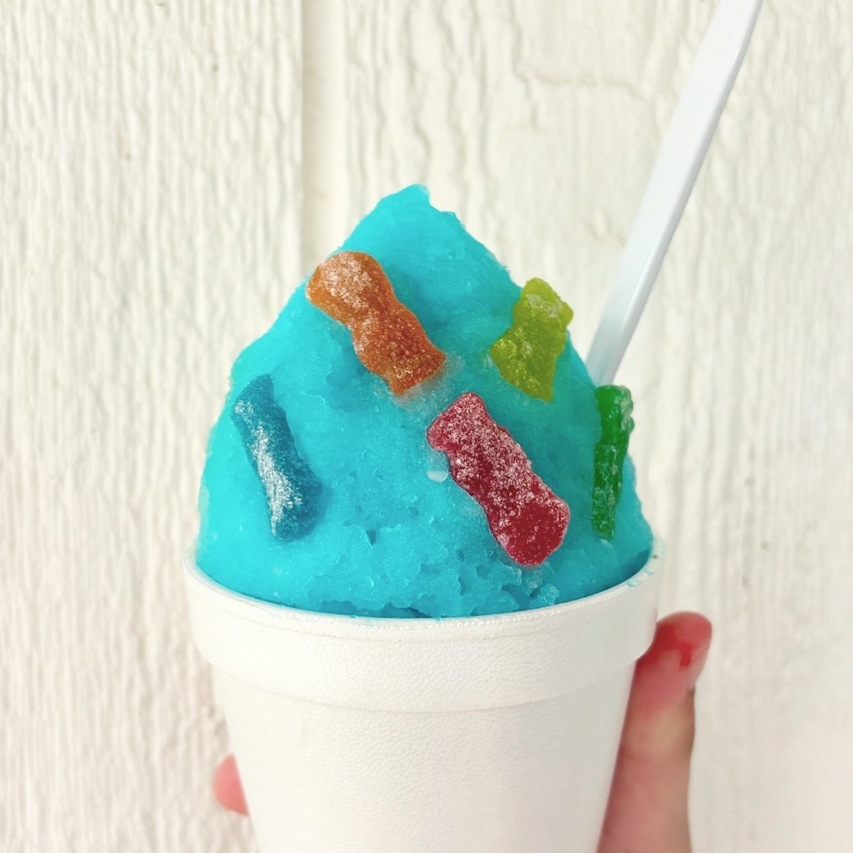 The ice is just too perfect🥲 

This is the epitome of 𝓈𝒽𝒶𝓋ℯ𝒹 ice VS a snow cone&hellip;&hellip; 

POLAR PUNCH + SOUR PATCH KIDS

⏰OPEN 12-8 everyday 
📍Manvel, TX 
🚘Drive-Thru 

#manvel #manveltx #shavedice #weekleys #weekleysshavedice #snowco