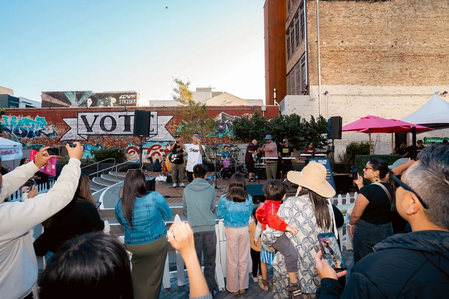 Maraming Salamat! 🙏🏽✨ We are filled with so much gratitude after another successful UNDISCOVERED SF! ⭐️

A huge thank you to our amazing vendors, artists, sponsors, community members, and volunteers for making our culture crawl a success.

UNDISCOV