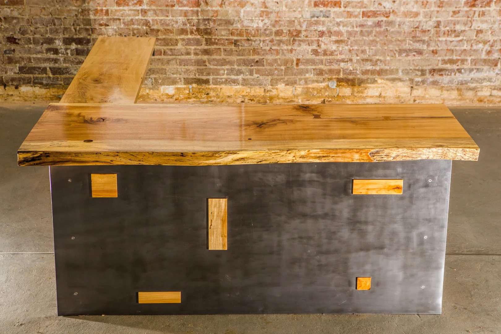 Andrew.Pecan_.Desk_.0043.color_.jpg