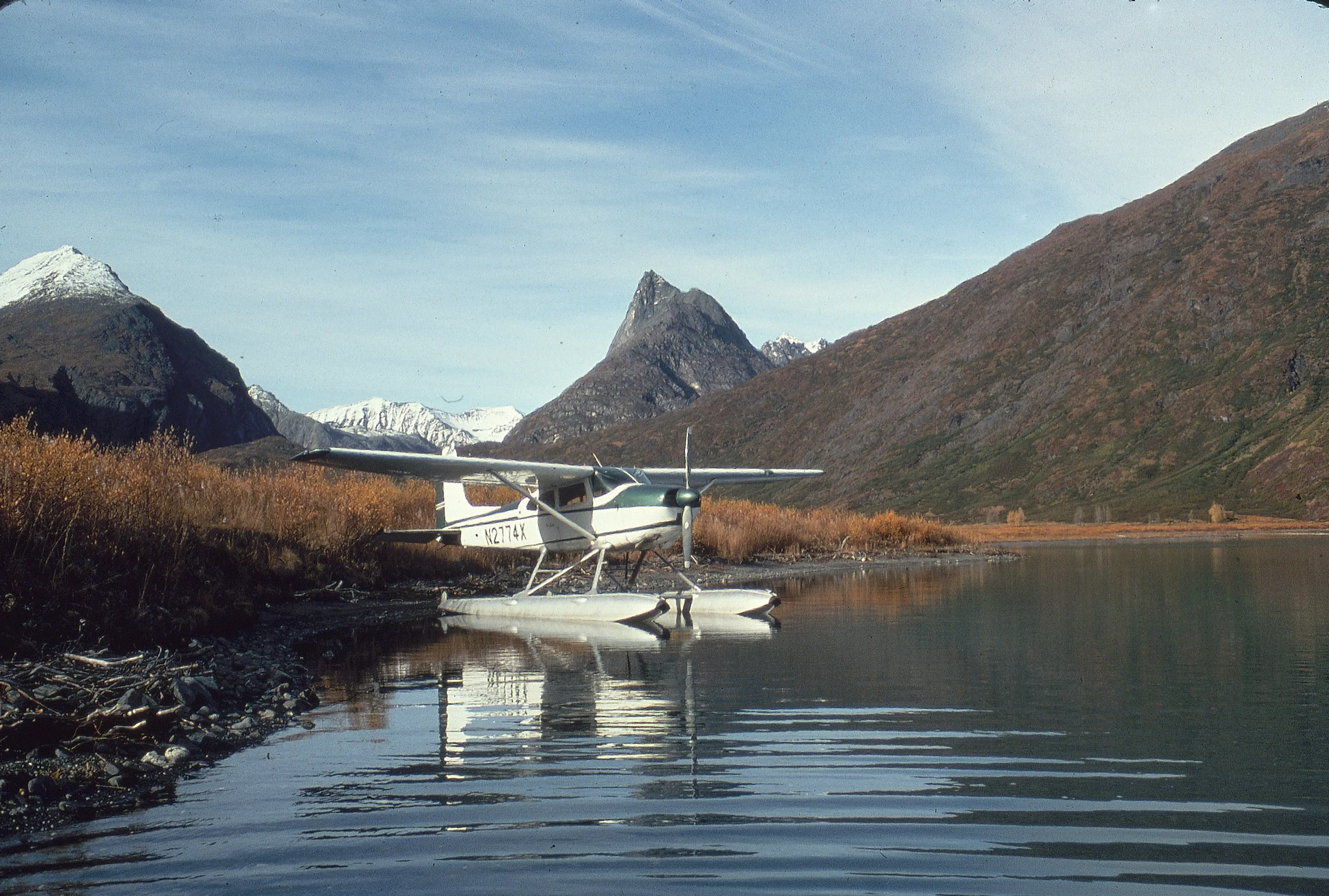 105 Floatplane at High Lake 1978.jpeg