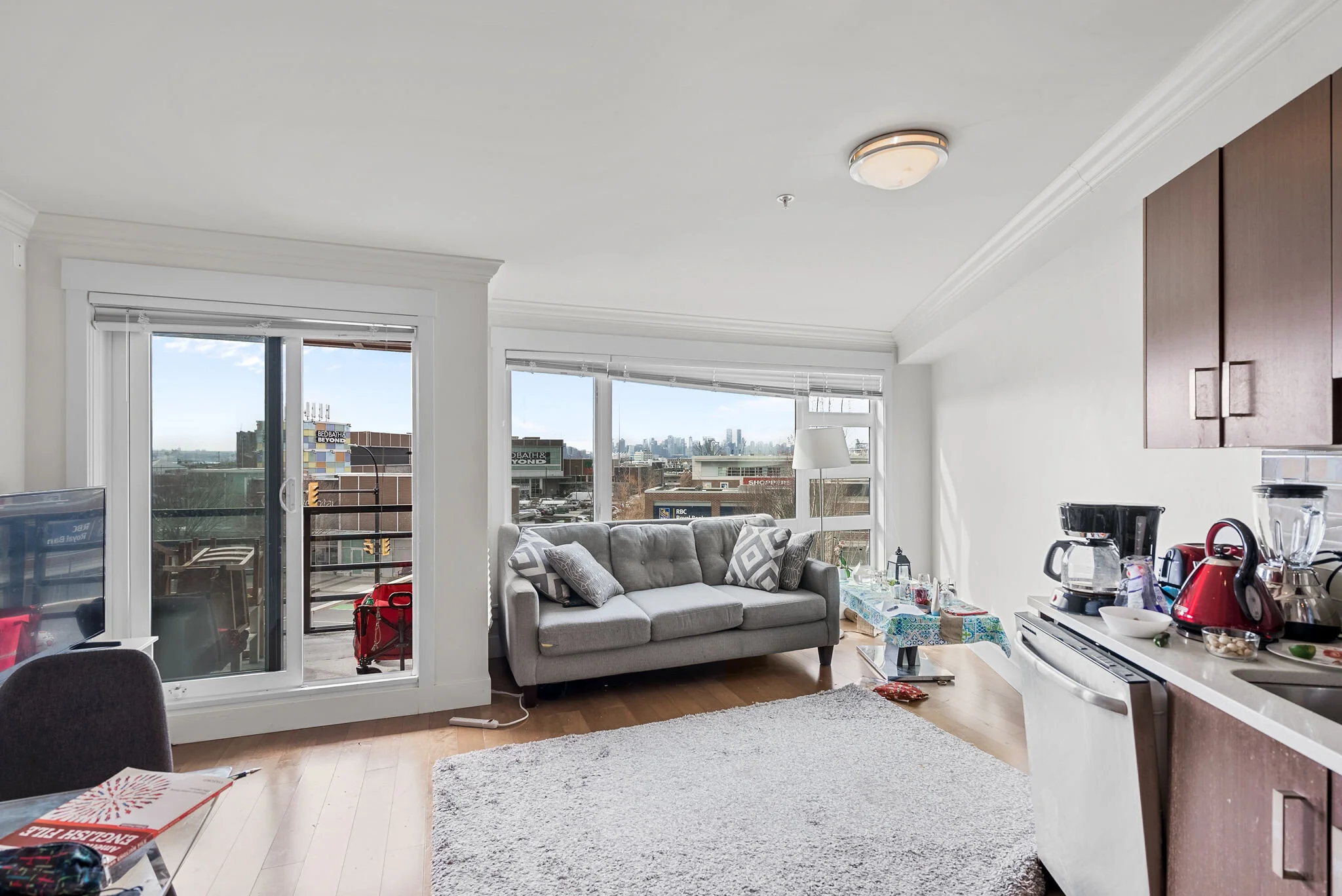 304-857W15th-3.jpg