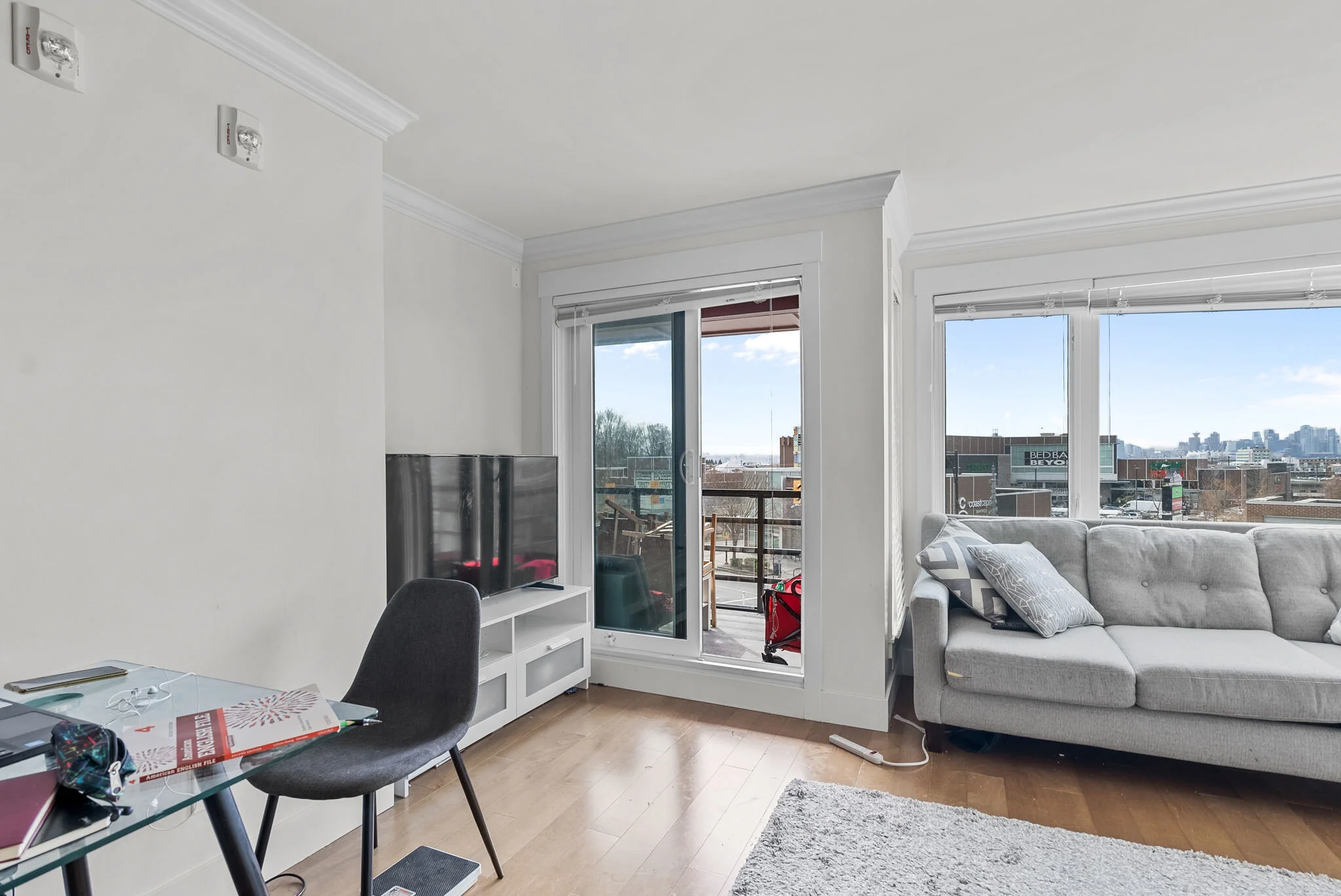 304-857W15th-4.jpg