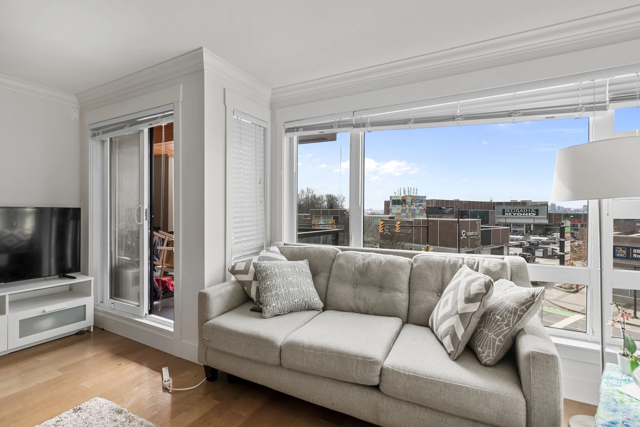 304-857W15th-8.jpg