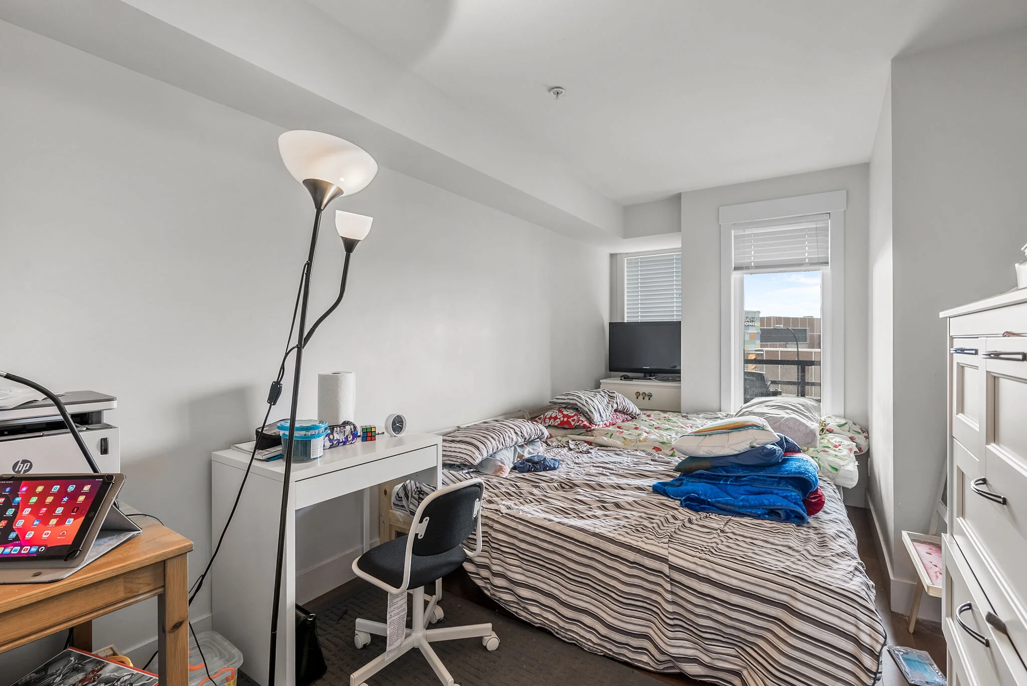 304-857W15th-9.jpg