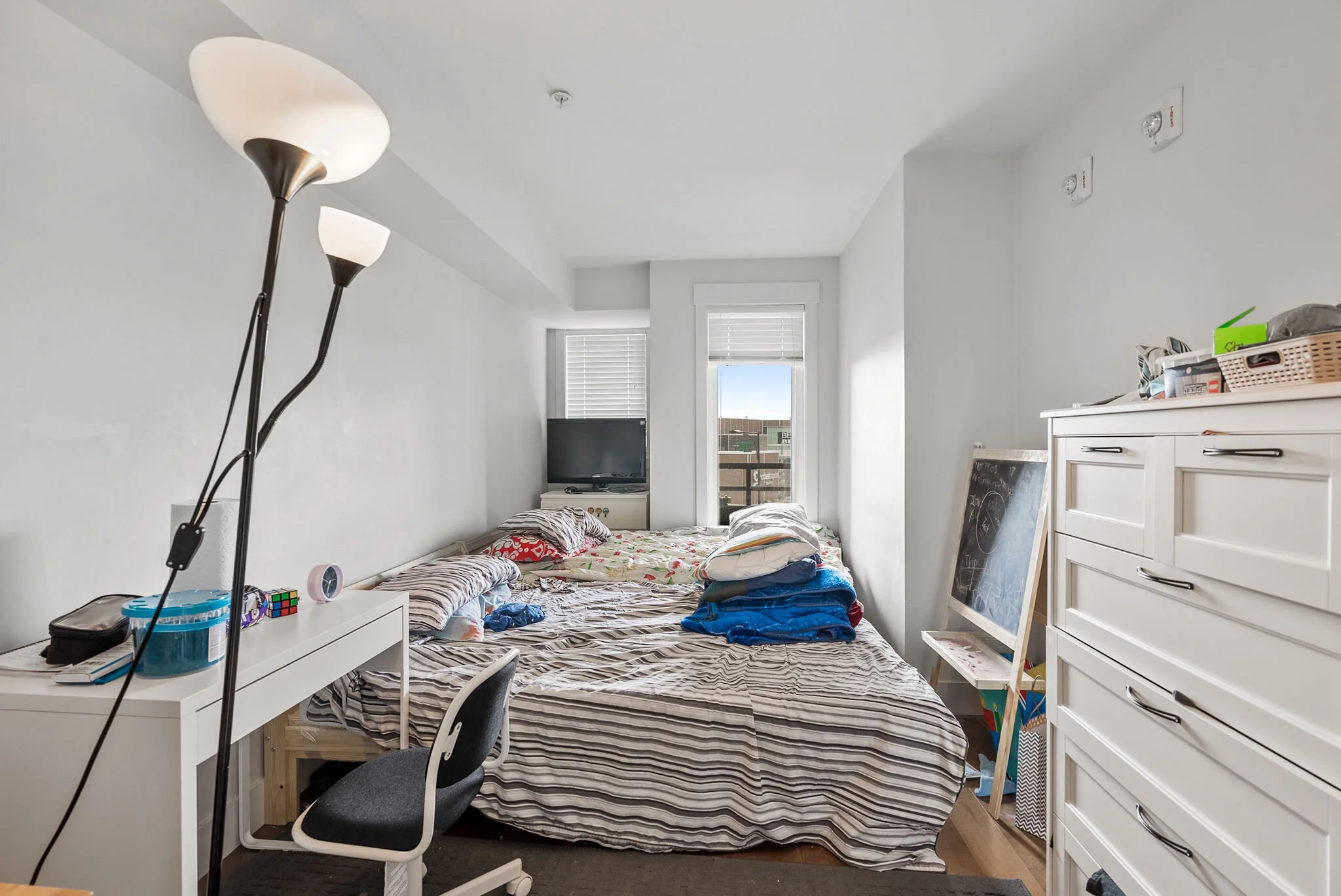 304-857W15th-10.jpg