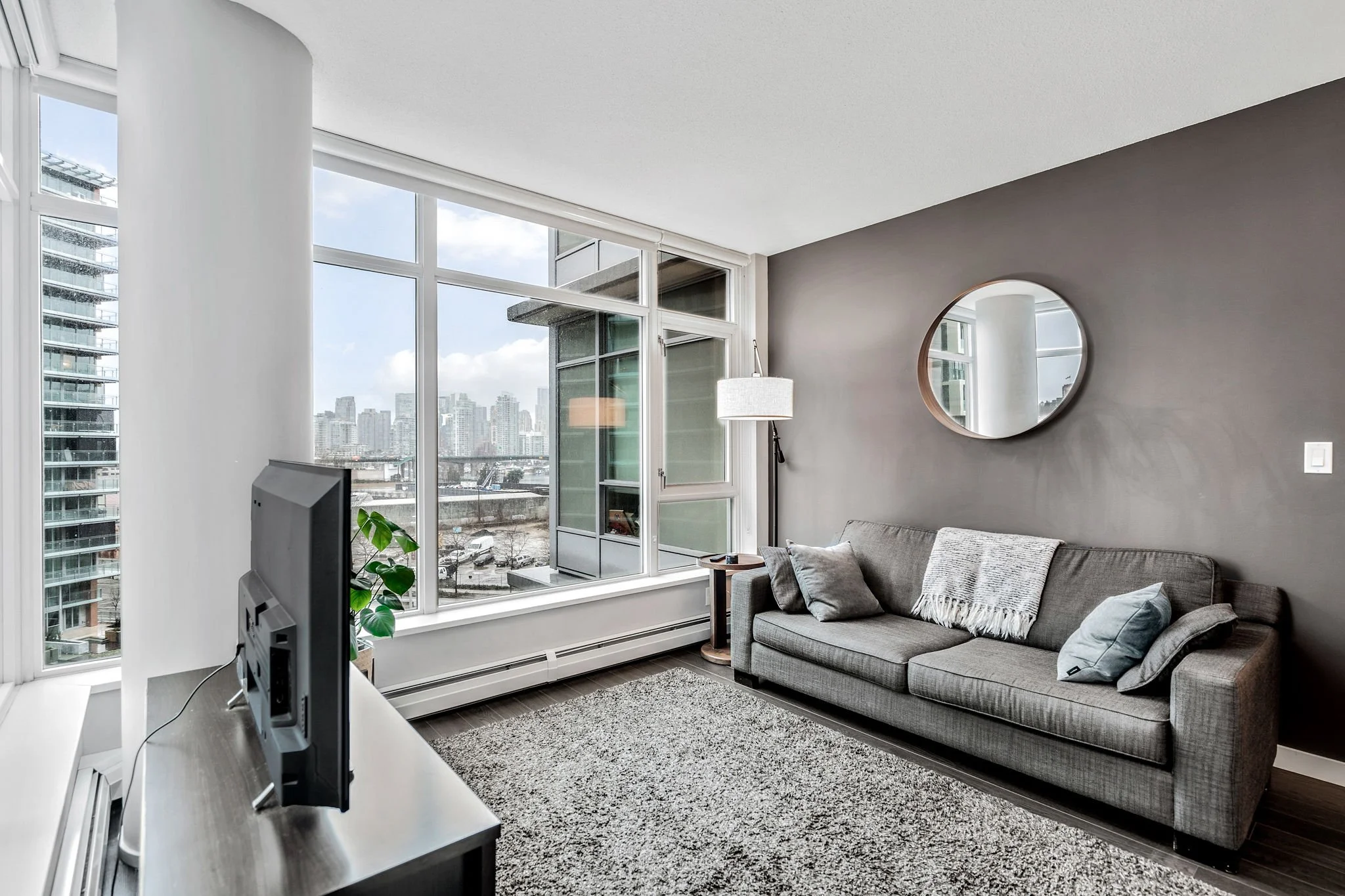 1708ColumbiaSt-6.jpg