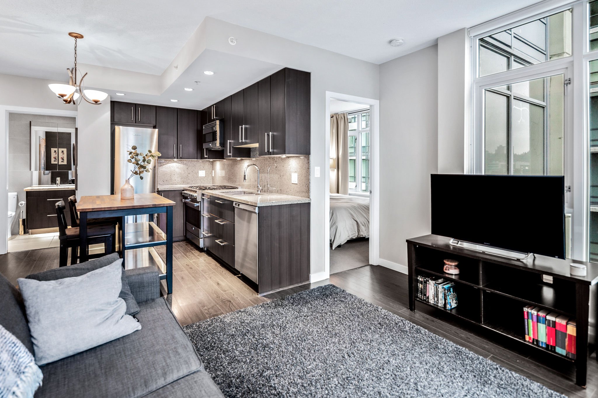 1708ColumbiaSt-12.jpg