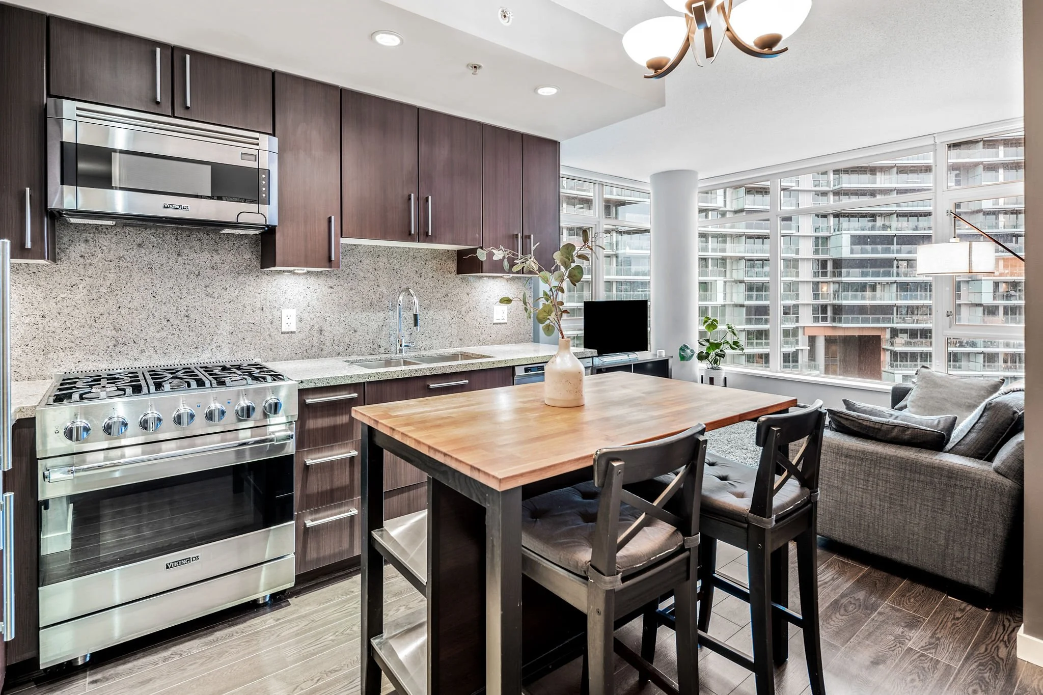 1708ColumbiaSt-14.jpg