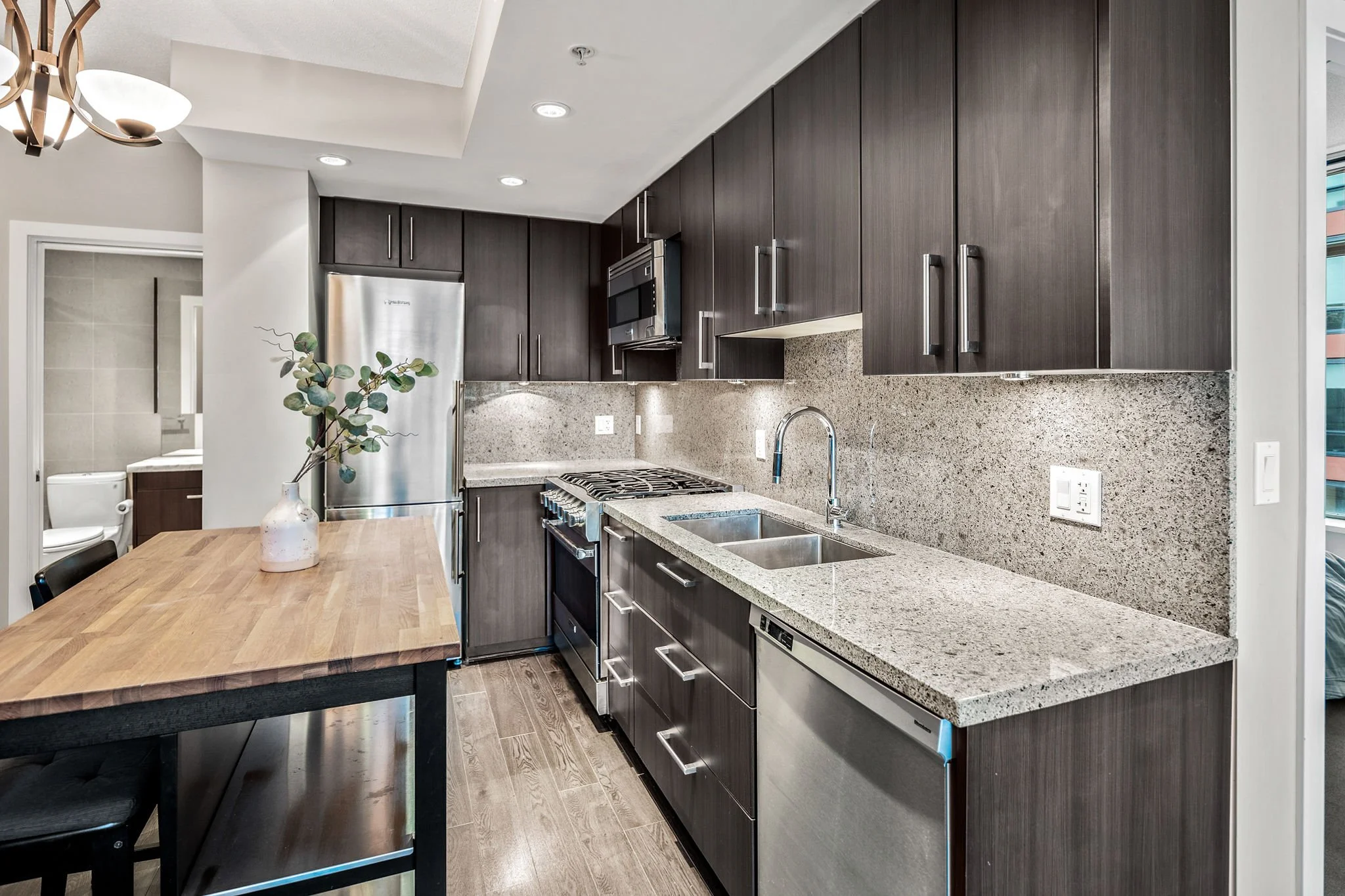 1708ColumbiaSt-18.jpg