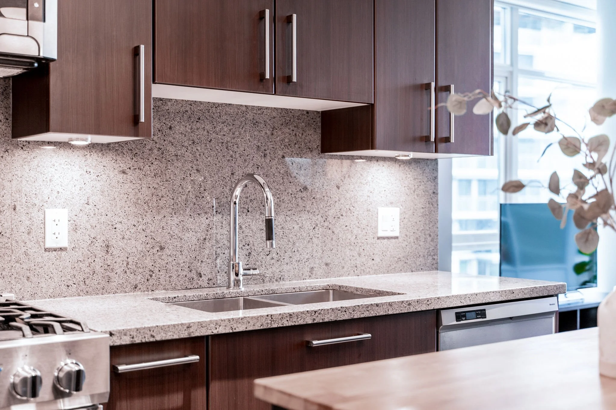 1708ColumbiaSt-19.jpg