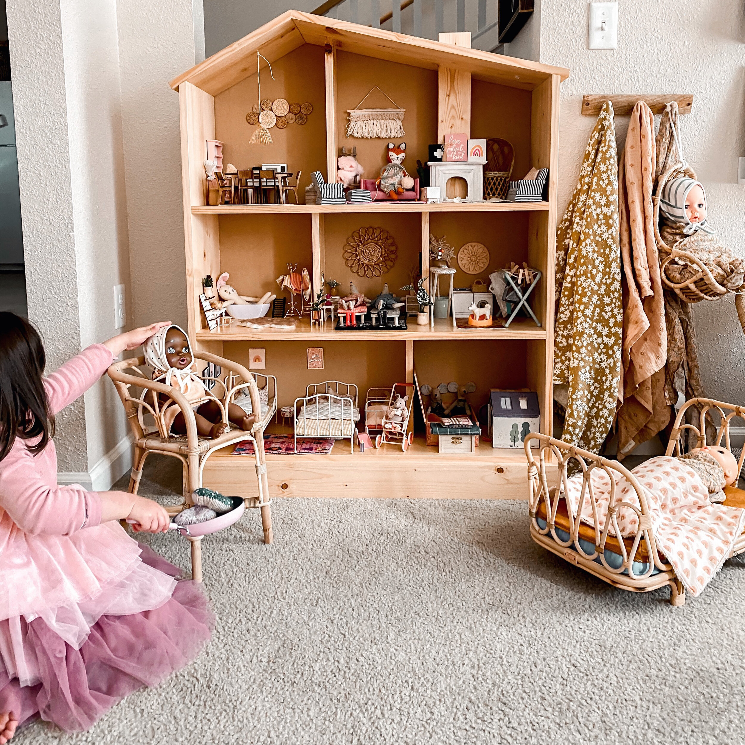 free doll house plans  Dolls house shop, Barbie doll house, Mini doll house