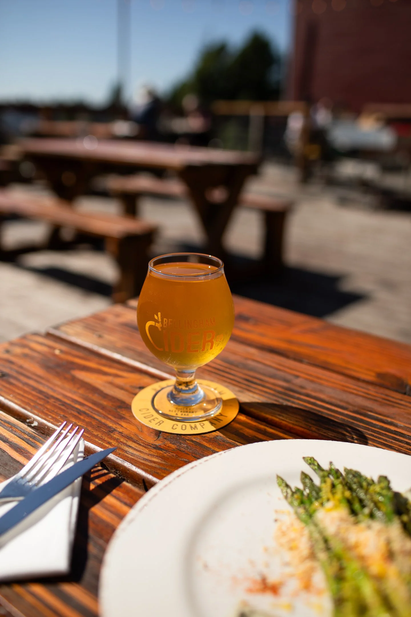 POGCider_GrilledAsparagus_Patio.jpg