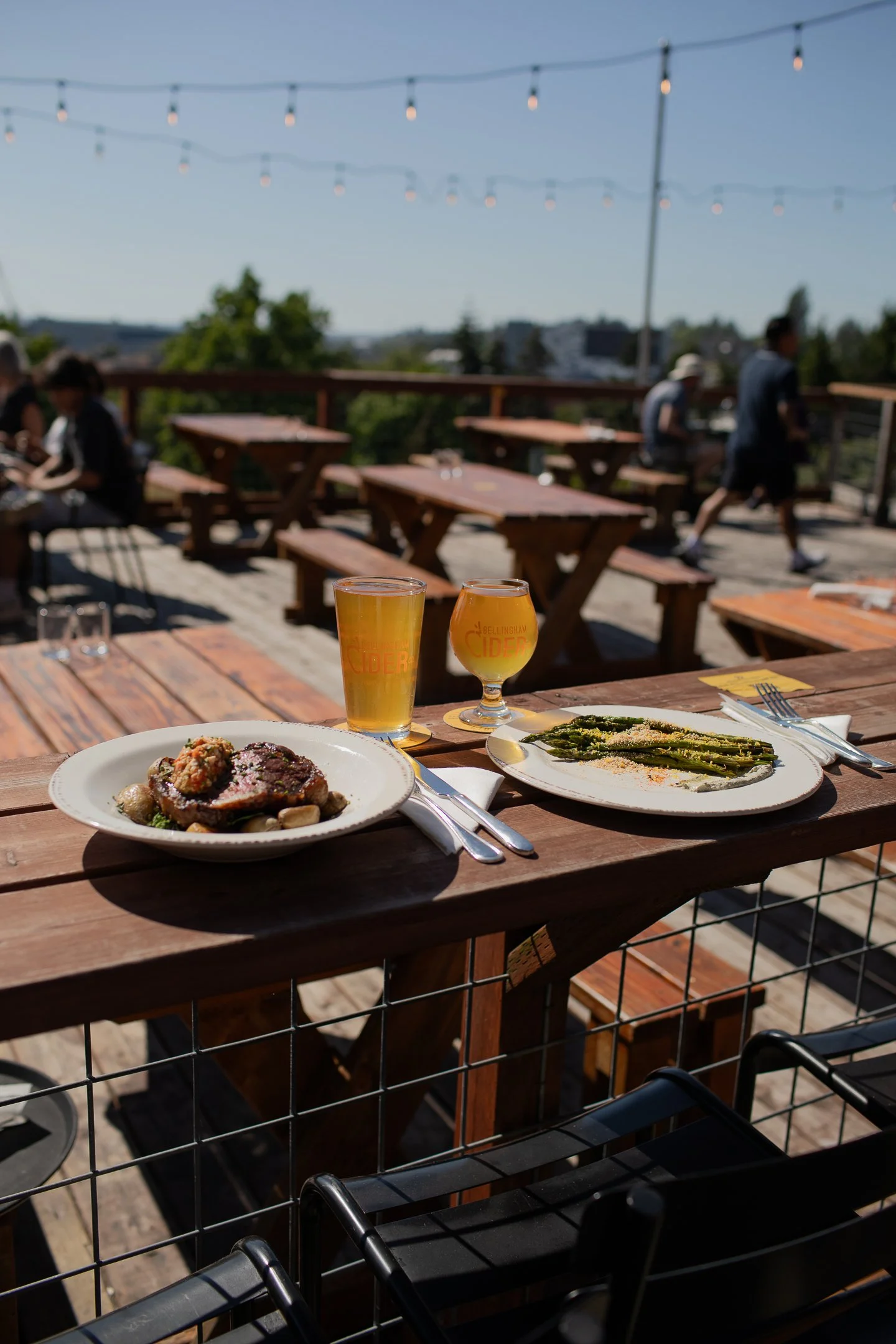 NewYorkSteak&GrilledAsparagus_POGCiders_Patio-2.jpg